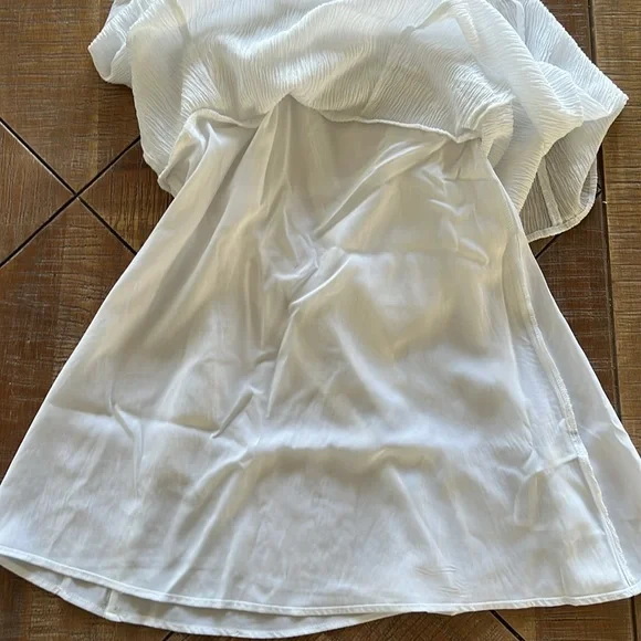 NWT Abercrombie Crinkle Textured Twist-Front Mini Dress - Picture 8 of 8